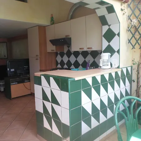 Coquet F2 Avec Petite Terrasse Apartmán Canet-en-Roussillon